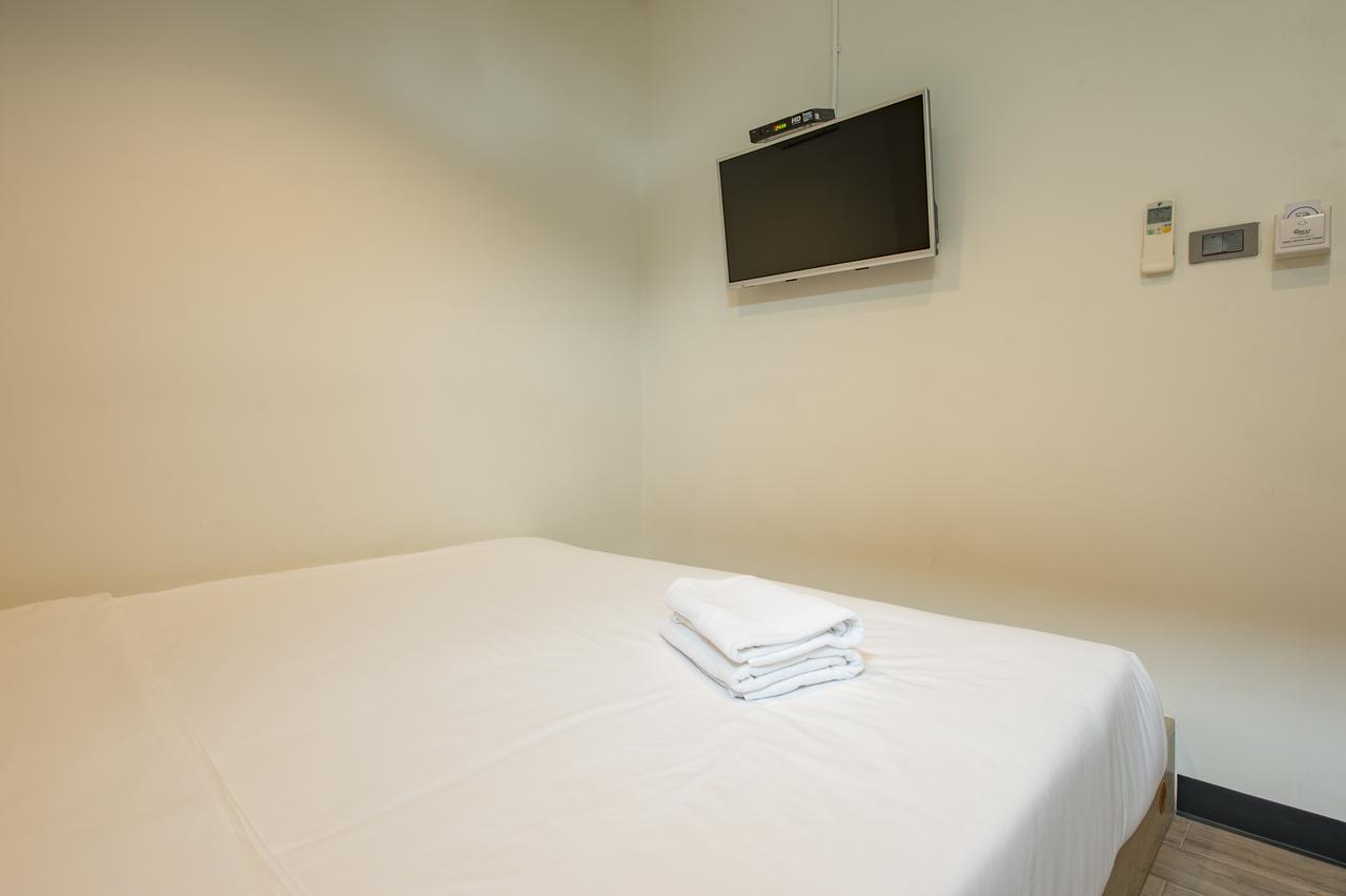 T Hostel @ Victory Monument Bangkok Buitenkant foto